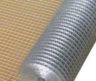 Welded wire mesh roll